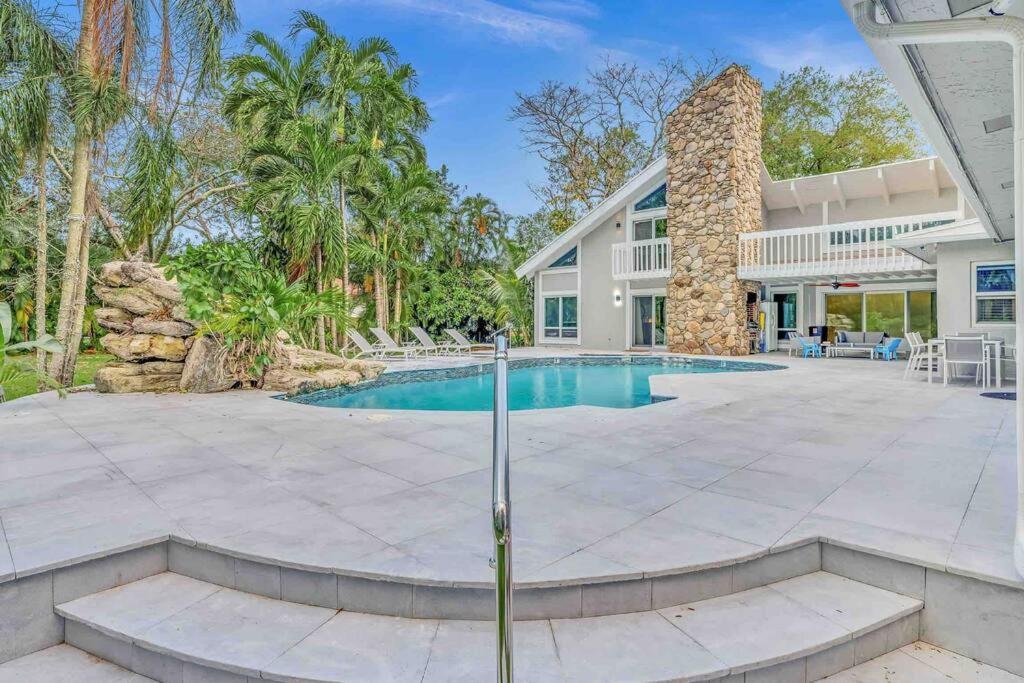 Rare Hidden Getaway Heated Pool 1.5 Acres! Sleeps 16 Fort Lauderdale Exterior foto