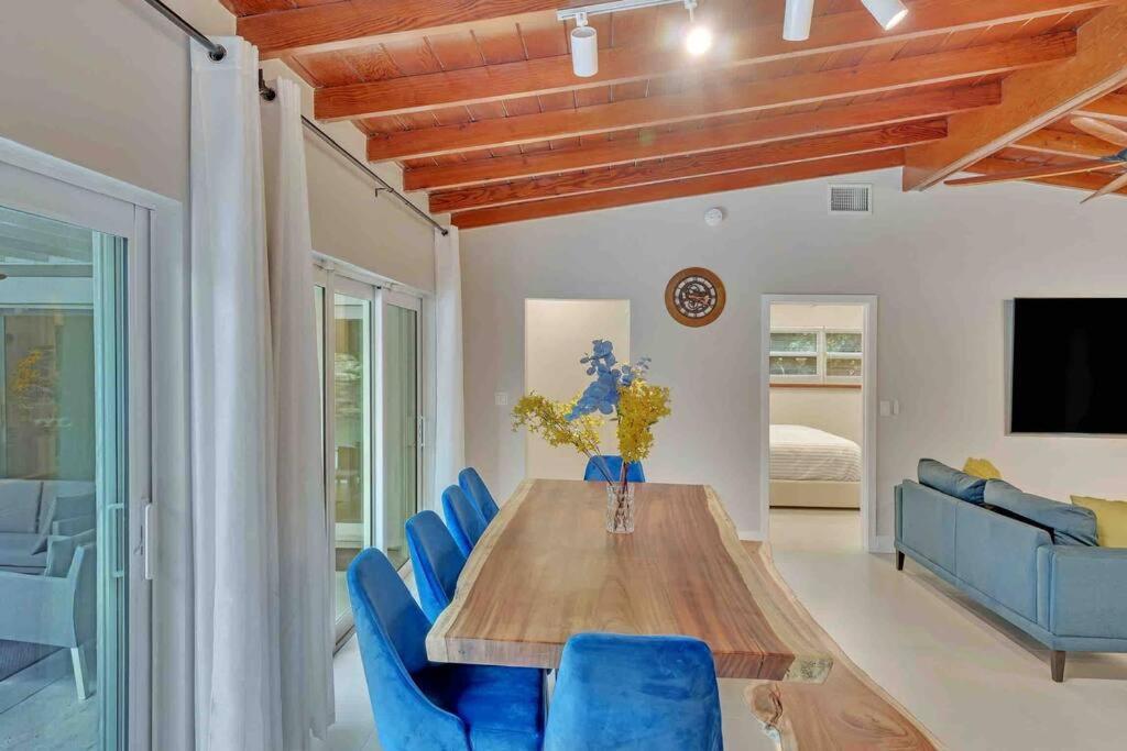 Rare Hidden Getaway Heated Pool 1.5 Acres! Sleeps 16 Fort Lauderdale Exterior foto