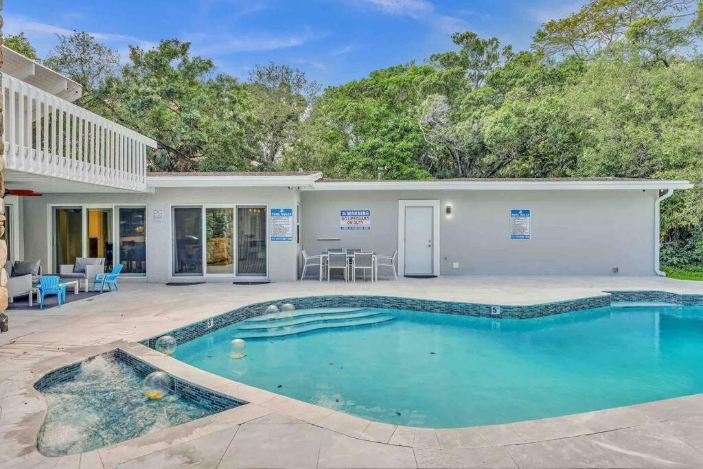Rare Hidden Getaway Heated Pool 1.5 Acres! Sleeps 16 Fort Lauderdale Exterior foto