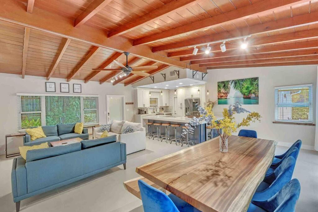 Rare Hidden Getaway Heated Pool 1.5 Acres! Sleeps 16 Fort Lauderdale Exterior foto