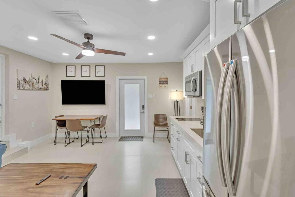 Rare Hidden Getaway Heated Pool 1.5 Acres! Sleeps 16 Fort Lauderdale Exterior foto