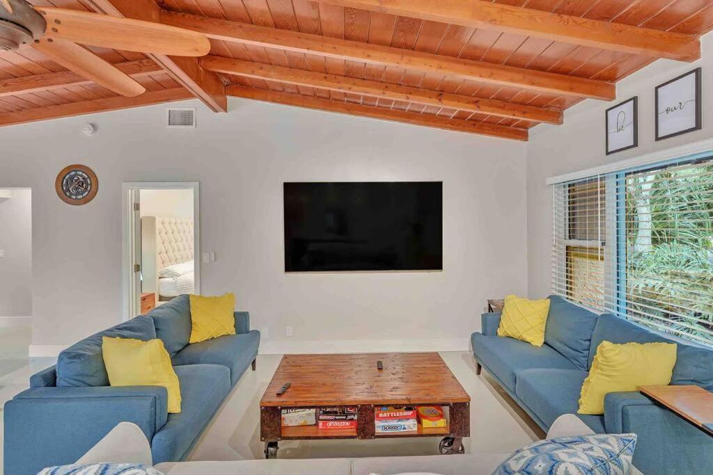 Rare Hidden Getaway Heated Pool 1.5 Acres! Sleeps 16 Fort Lauderdale Exterior foto